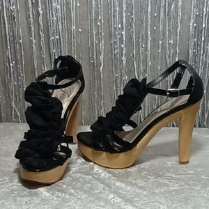 FERGIE HENNY BLACK RUFFLED T STRAP WOOD PLATFORM HEELS